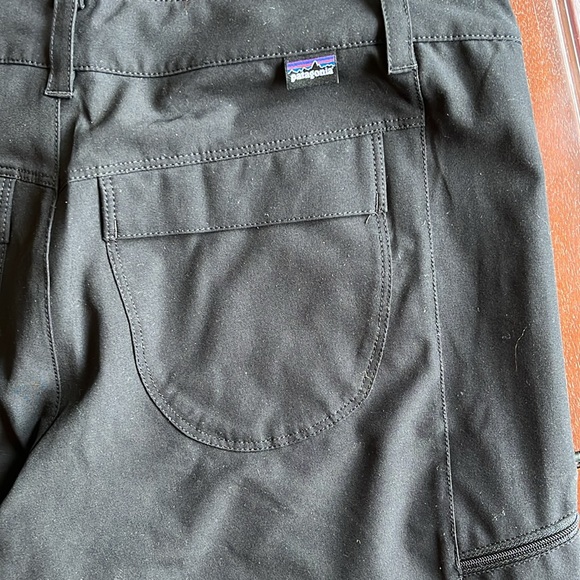 Patagonia black hiking pants size 8 - Picture 3 of 6